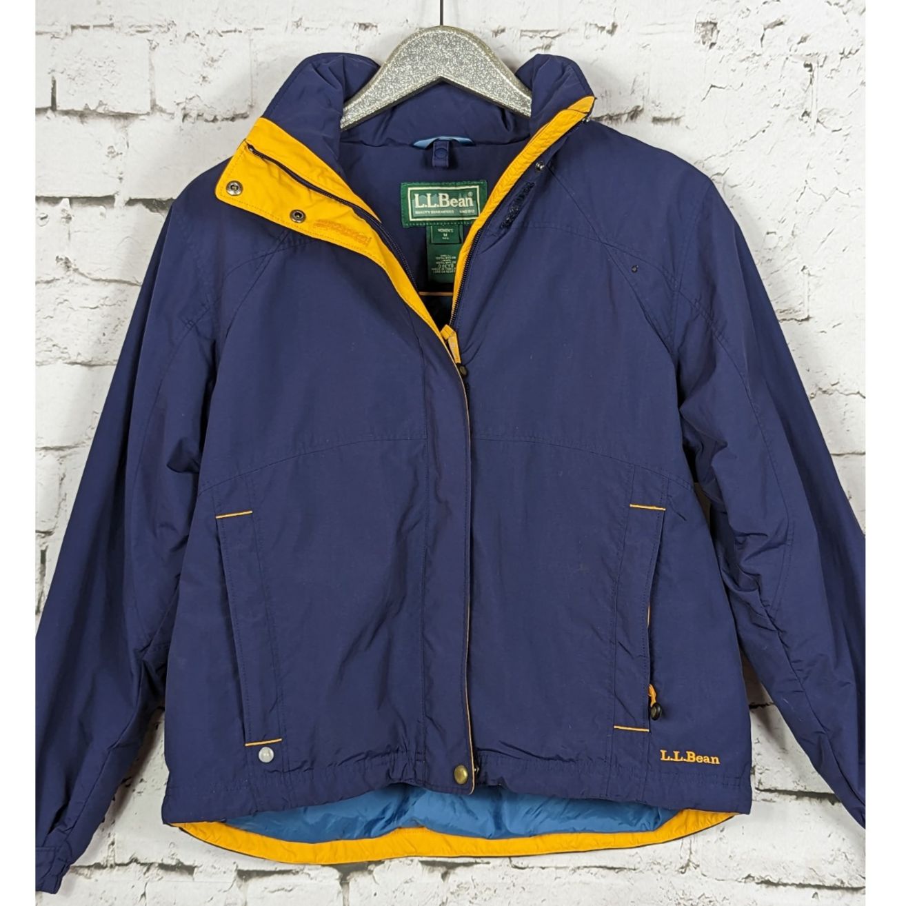 LL Bean Womens Windbreaker Rain Jacket Stowaway Hood Rain Repellent Medium